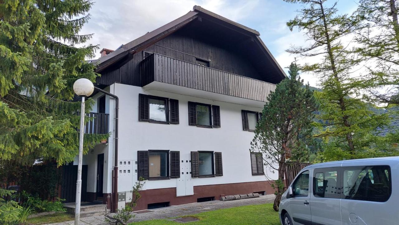 Apartma Marjetica Гозд Мартулек Екстериор снимка